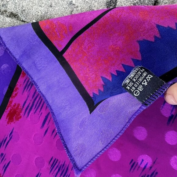 Signed PICASSO Silk Scarf 34” Abstract Figure Large Square - Picture 4 of 4